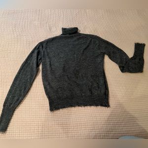 Zara turtle neck size medium